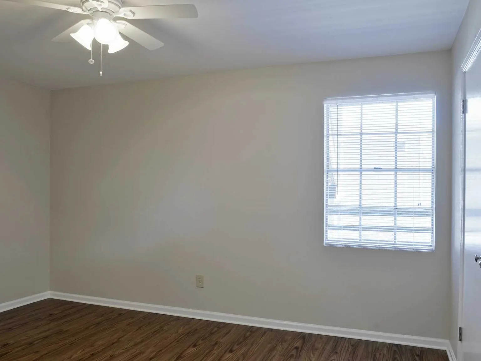 Park View Apartments — Photo 4