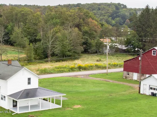 1005 Heart Lake Rd, Montrose, PA 18801