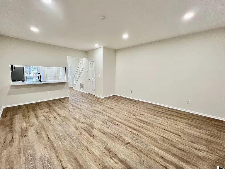 904 Wedgewood Way — Photo 8