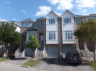 280 Hillcrest Ave #47, Mississauga, ON L5B 4L4