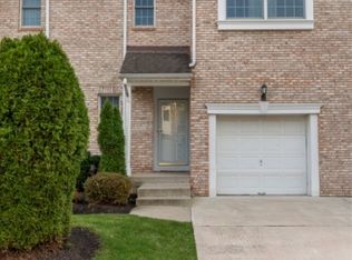13 Hidden Pond Ct, Raritan, NJ 08869