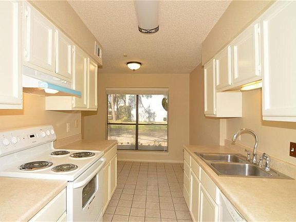 5th image of 1929 Miramar Green St #1929