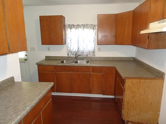 2nd image of 305 W Ostrander Ct