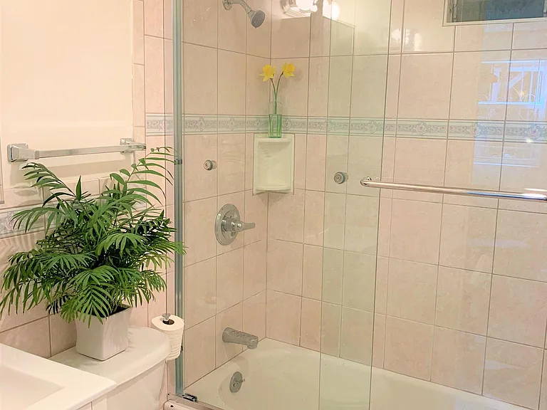 421 Huron Ave #IN-LAW — Photo 11