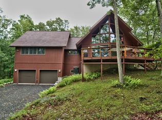 3573 High Crest Rd, Canadensis, PA 18325