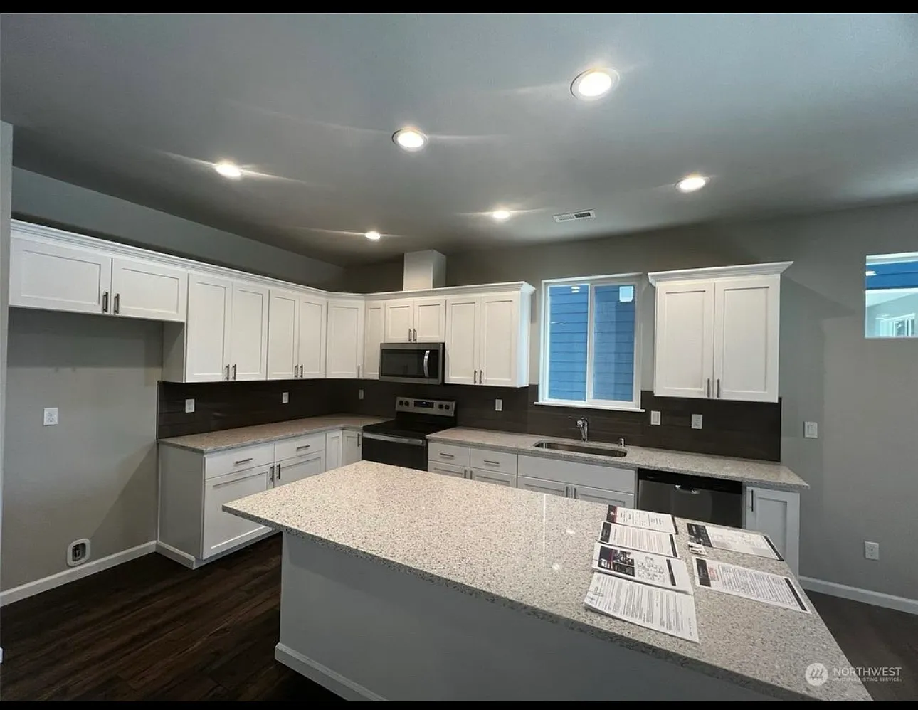 4 bed, 3.5 bath, 2687 sqft, $3,500 — Photo 1
