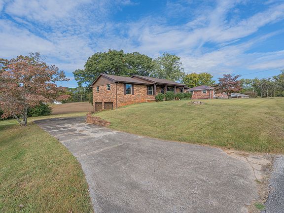 4th image of 241 Suburban Dr