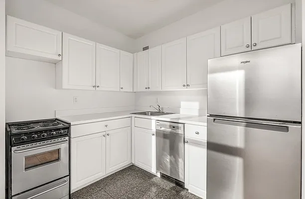 Rented by Mossanen Group | media 40