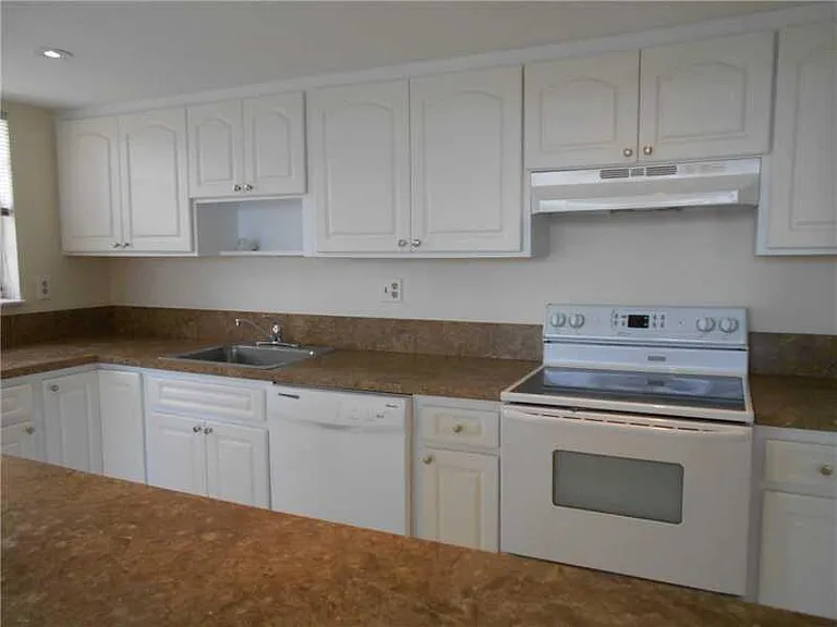 2731 Taft St #309 — Photo 3