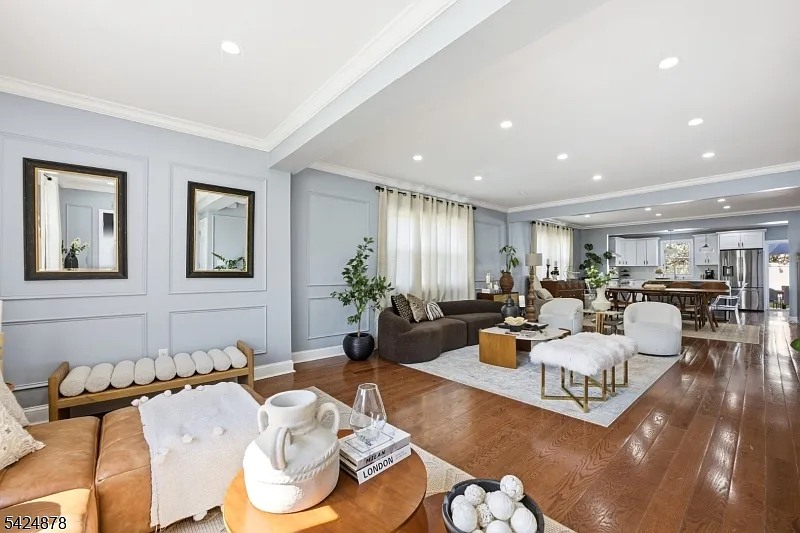 4 bed, 3.5 bath, $6,500 — Photo 1