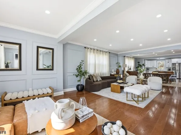 301 Roosevelt Ave, Hasbrouck Heights Boro, NJ 07604