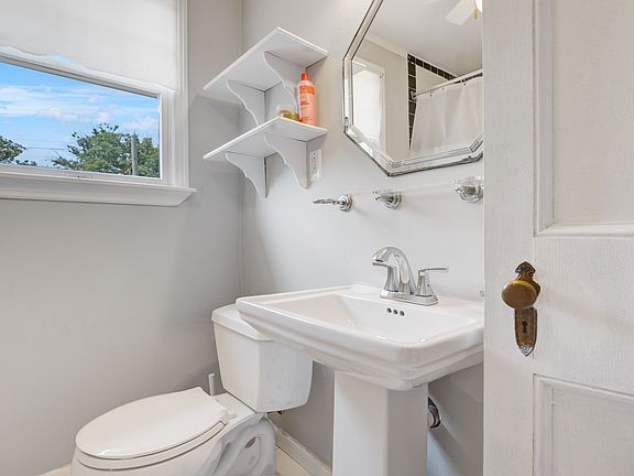 3113 Cheverly Ave - updated picture 2 - 8-25-2023_08252023