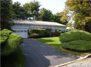 13 Brian Ct, Toms River, NJ