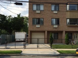 12503 11th Ave, Flushing, NY 11356