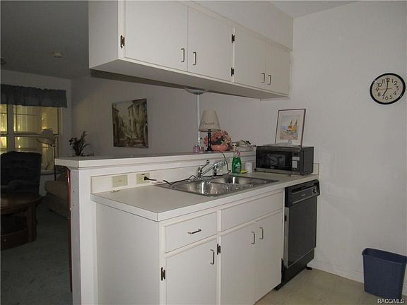 4th image of 817 SE Mayo Dr
