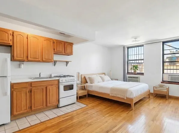 1797 Lexington Avenue image 1 of 5