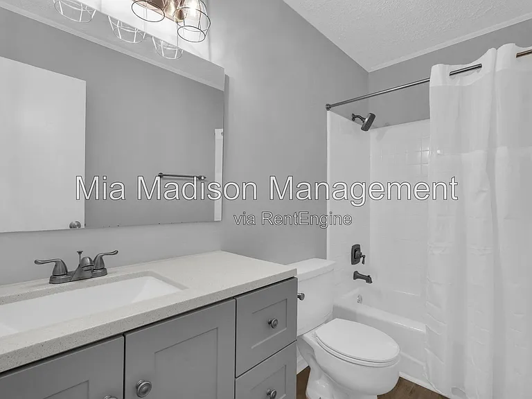 111 E Mell St #16 — Photo 23