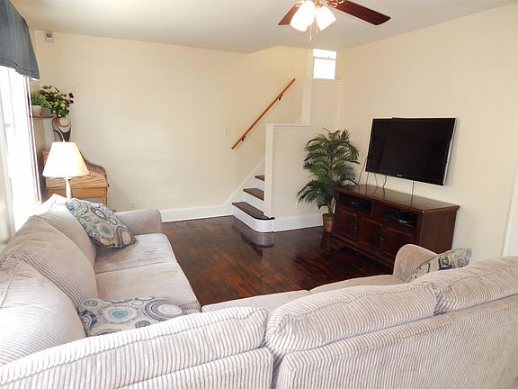 3rd image of 4785 Poplar St