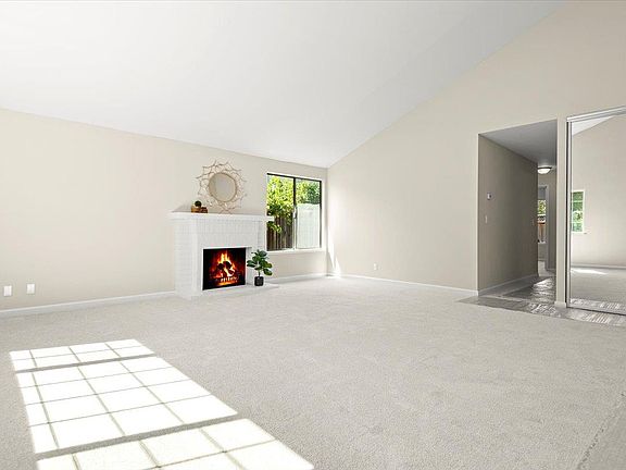 3rd image of 388 Lassenpark Cir