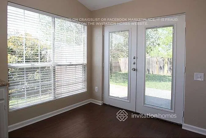 501 Kalmia Dr Arlington, TX 76018 — Photo 4