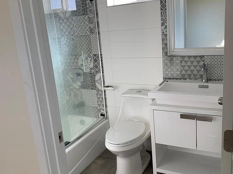 629 N Normandie Ave — Photo 9