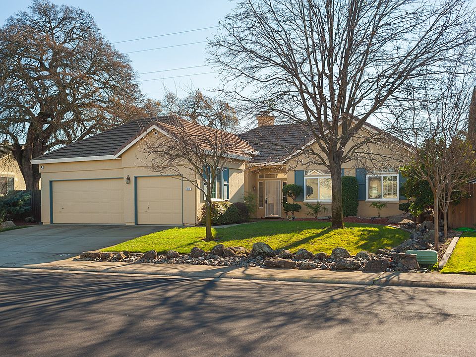 1st image of 1072 S Bluff Dr