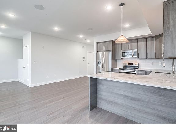 2nd image of 1513 N Franklin St #2