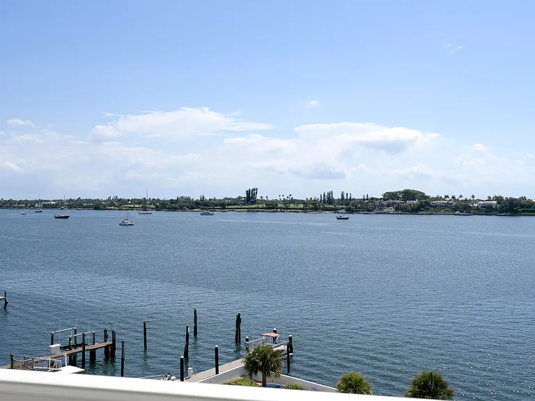 2800 N Flagler Dr #709 — Photo 2