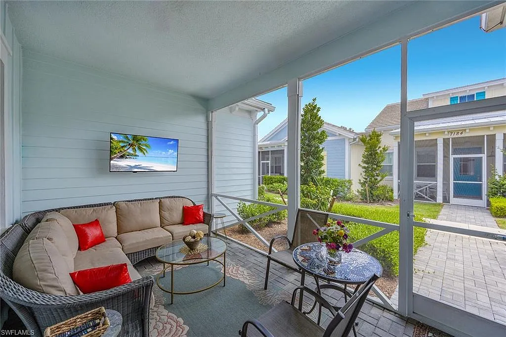2 bed, 2.0 bath, 1308 sqft, $7,500 — Photo 4