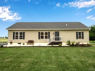 7585 Akron Rd, Lockport, NY 14094