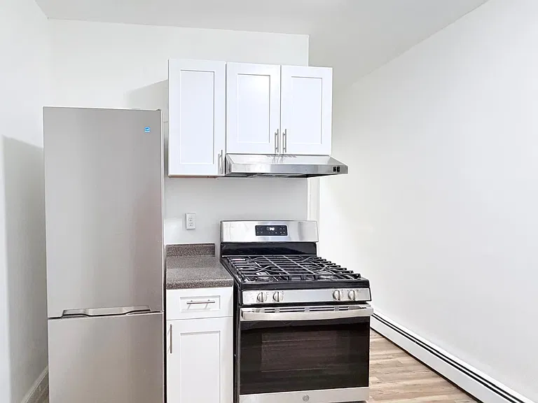 70 Tonnelle Ave #12E — Photo 1