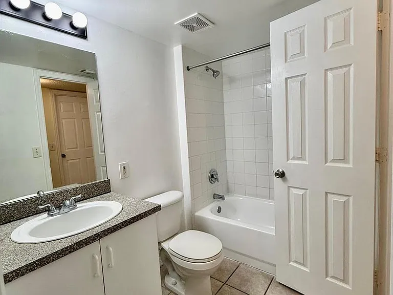 5065 Wiles Rd #204 — Photo 10