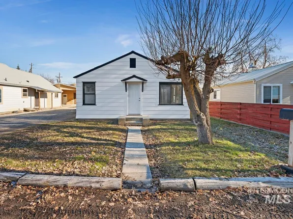 420 S Kansas Ave, Fruitland, ID 83619