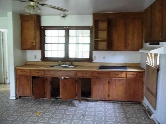 5th image of 588 Endly St