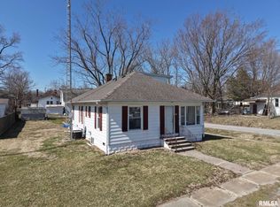 401 S Emma St, Christopher, IL 62822
