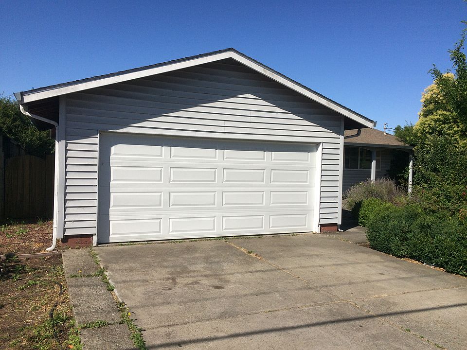 1st image of 618 Ely Blvd S