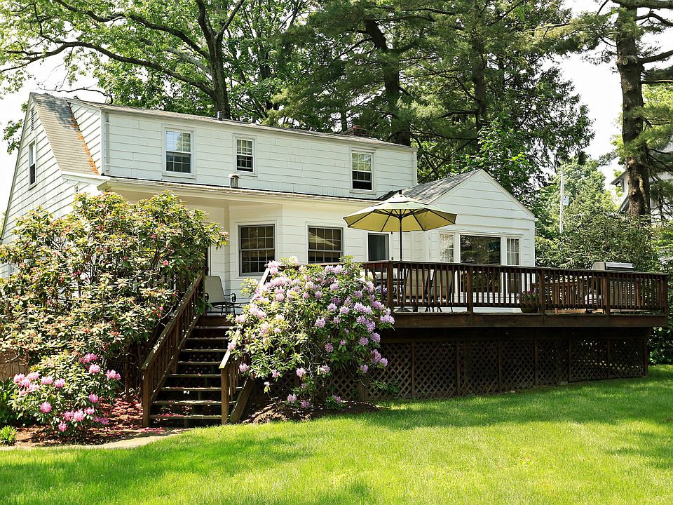 2nd image of 8 Swarthmore Rd