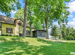 381 W Hardin St, Virginia, IL 62691