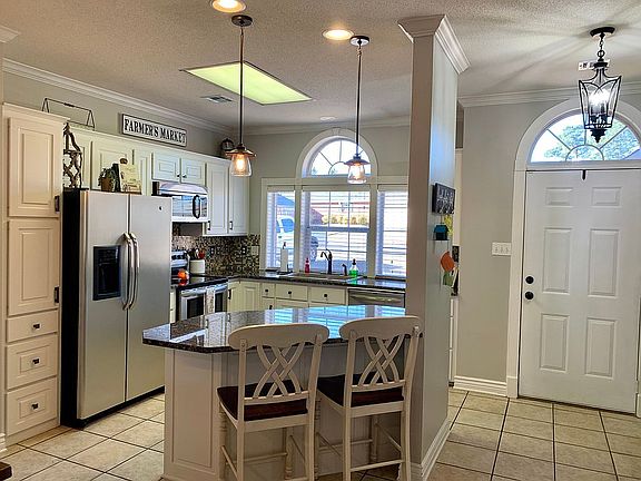 2nd image of 223 Knoll Creek Cir