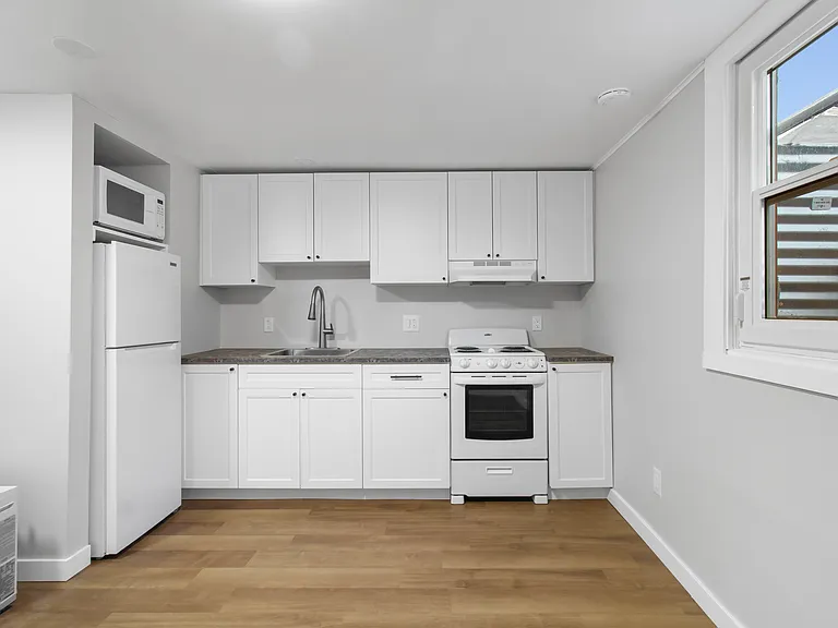 303 Jackson St #C — Photo 11