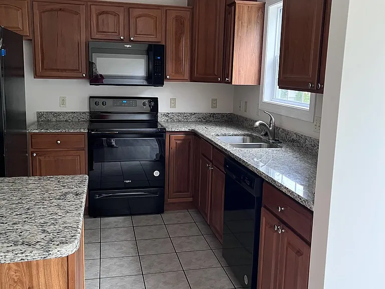 210 Barkwood St — Photo 6
