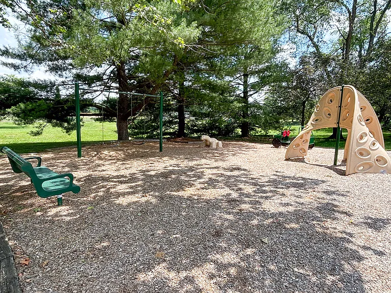 303 Bridle Crest Sq NE — Photo 21