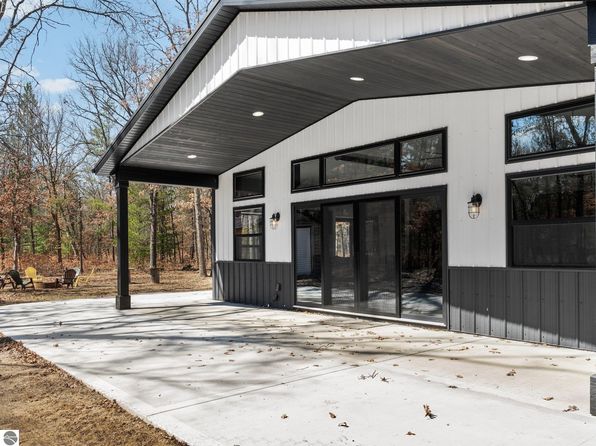 2197 S M 37, Baldwin, MI 49304