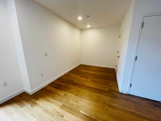 Rented by Zjama Realty Corp | media 8