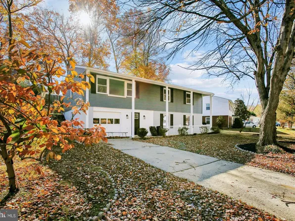 9075 Andromeda Dr, Burke, VA 22015
