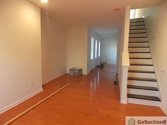 3rd image of 2410 W Berks St