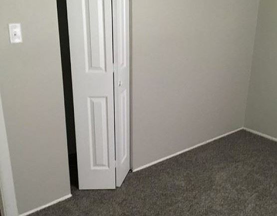 3rd image of 1713 E Gimber St