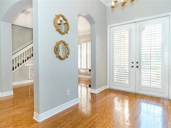 4th image of 8520 Belle Meade Dr