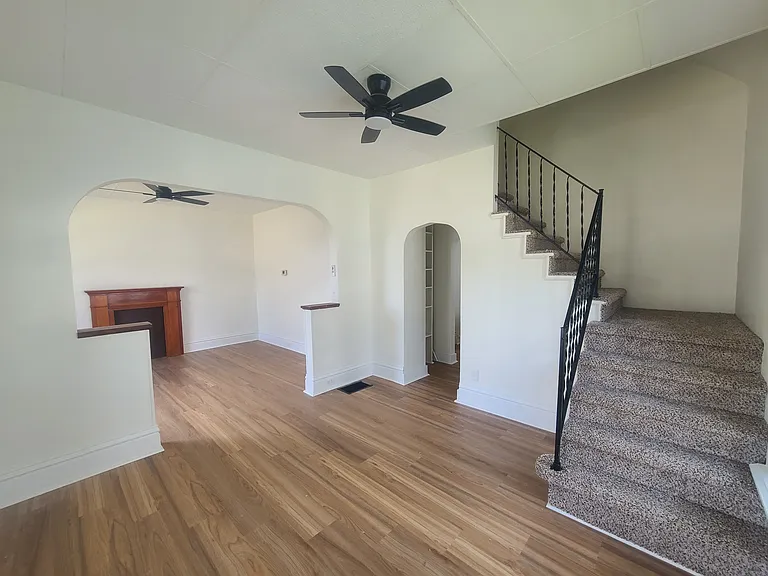 35 E Woodrow Ave — Photo 2