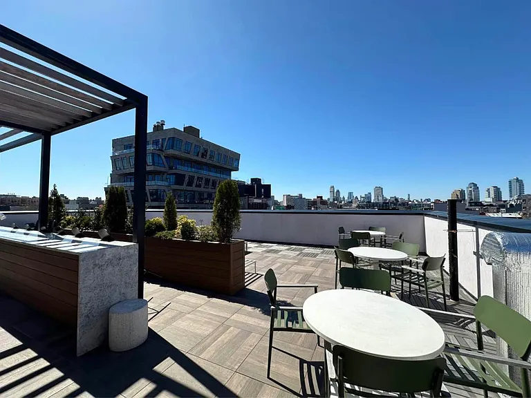 366 Leonard St #1B — Photo 10